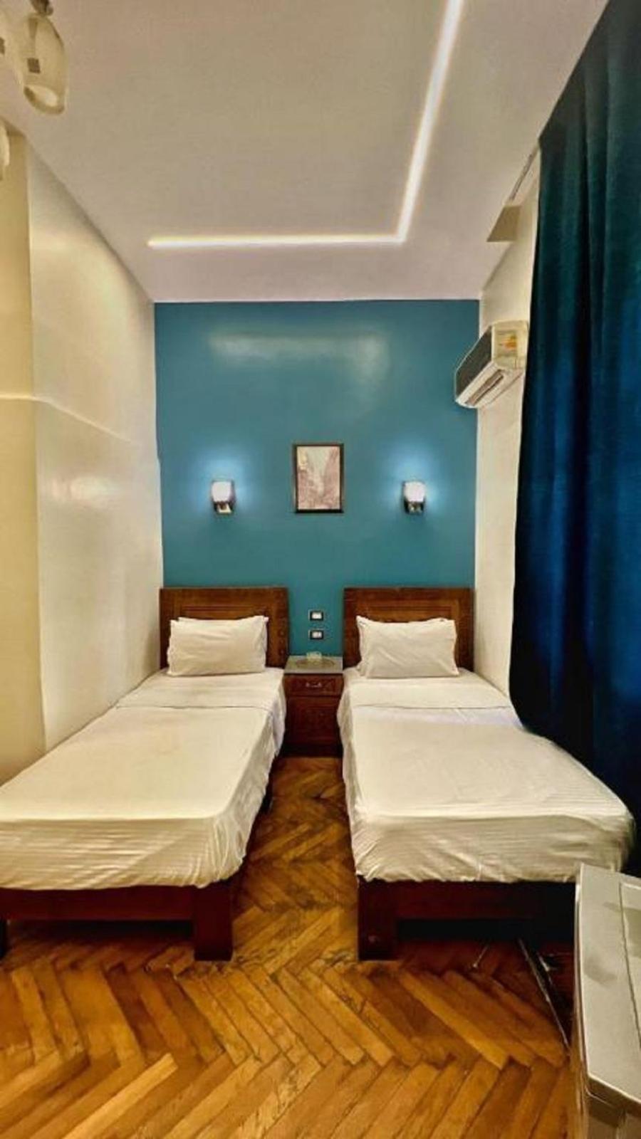 Minerva Grand Hostel Il Cairo Esterno foto